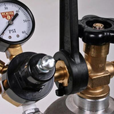 CMB Plastic Wrench for CO2 & Nitrogen Regulators (Alternate View 2)